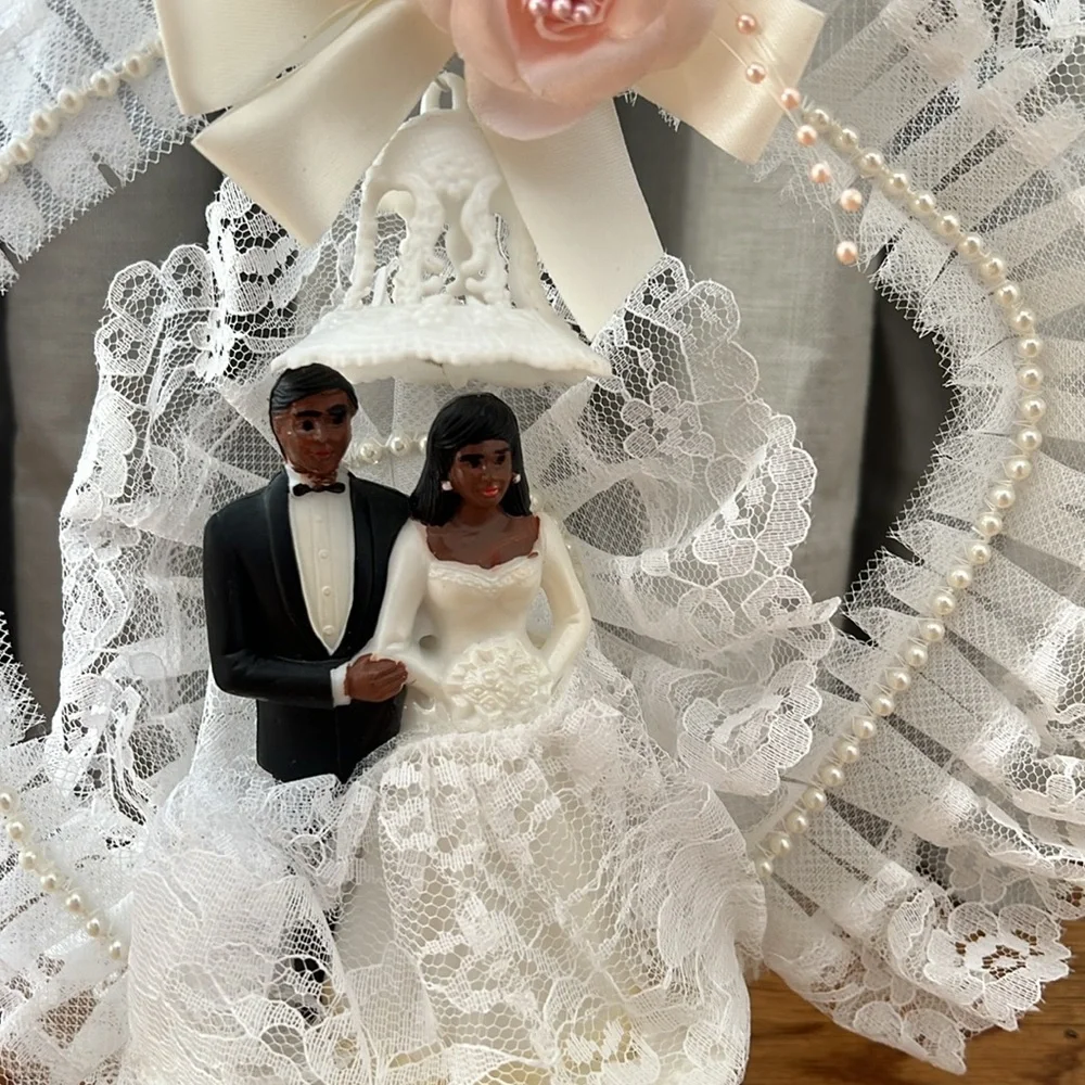 Vintage Wedding Topper 👰🏽🤵🏾🤍
